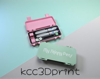 Podwójny Wegovi/Mounjaro KwikPen, etui Magic Dose i dołączony uchwyt Kwikpen. Spersonalizowane, Twój tekst tutaj. Bezpieczne, mocne, dyskretne