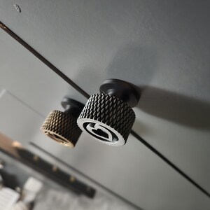 モノグラムのワードローブノブ。オーダーメイド。アンティークカラー。個性的な装飾。 画像 4