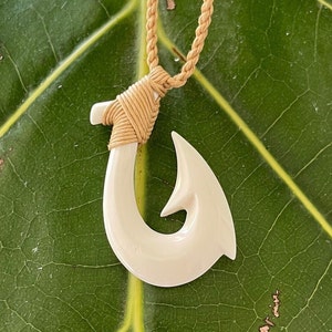 Maori Hei Matau New Zealand Fish Hook Bone Necklace Choker with Adjustable Cotton Cord