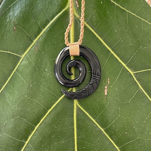 Hawaiian Design Jewelry Spiral Bone Carved Necklace Choker with Adjustable Cotton Cord