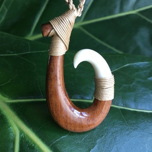 Genuine Koa Wood And Buffalo Bone Hawaiian Jewelry Fish Hook Maori Hei Matau Pendant with Adjustable Cord