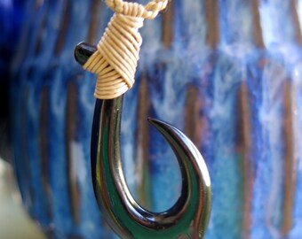 Maori HEI Matau New Zealand Fish Hook Bone Necklace with Adjustable Cotton Cord