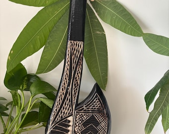Decorazione murale hawaiana incisa a mano, in legno massello, con ascia intagliata tribale polinesiana