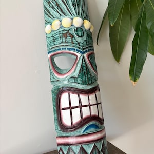 Hawaiian Hand Made Carved Wooden 19.5&quot; Painted Tiki Mask w/ Sea Shell Plaques Wall Decor Hanging Tiki Bar Man Cave