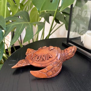 Hawaii Hand Made Home Decor Solid Wood Polynesian 6&quot; Turtle Engraved &quot;KONA&quot; Island Map