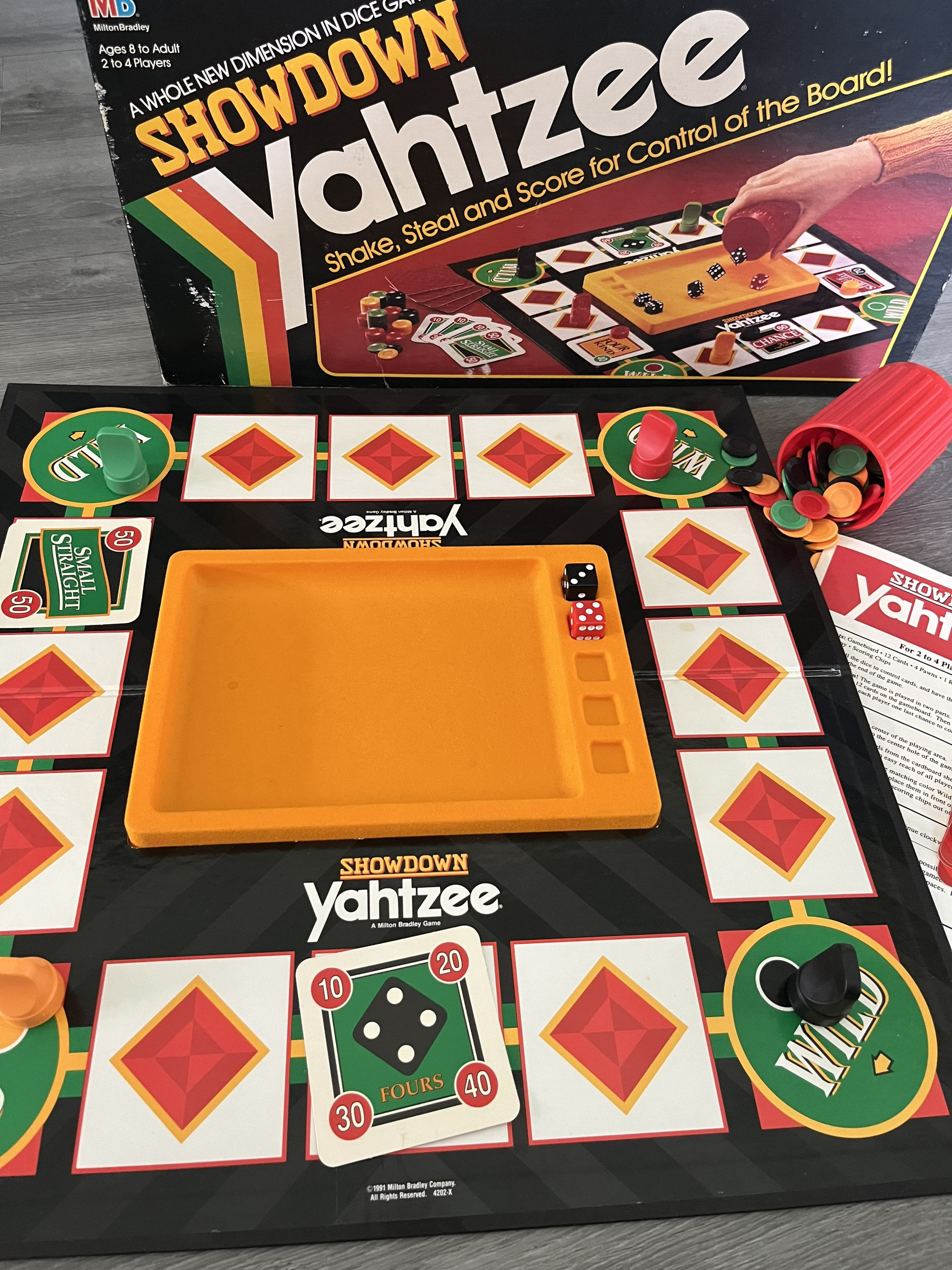 Vintage/ 1991/ Showdown/ Yahtzee/ Dice Game/ Milton Bradley/ Made