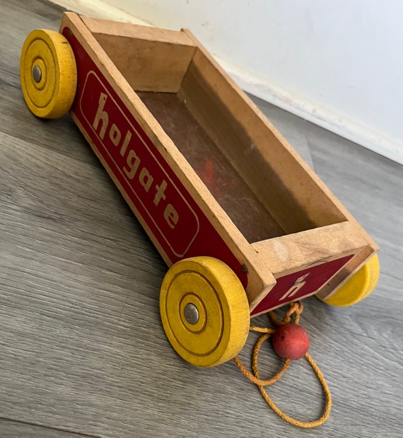 Wooden pull wagon hotsell