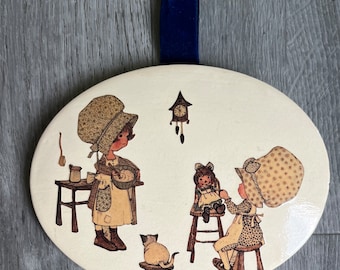 Vintage/ Holly Hobby/ Oval/ Wall Hanging/ Good Condition