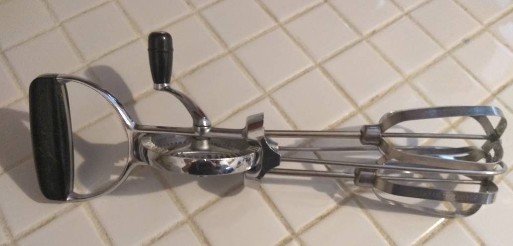 retro style hand mixer