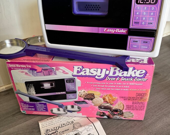 Vintage/ 1992/ Easy Bake/ Oven/ Snack Center/ Kenner/ Made in USA/ Very
