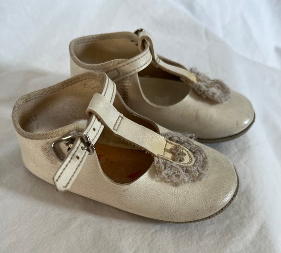 Size 4 mary jane shoes sale
