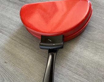 Padella per omogeneizzati Vintage/ Kitchen Pride/ di Mirro/ Rossa/ Pieghevole/ 8 1/2”/ Buone condizioni