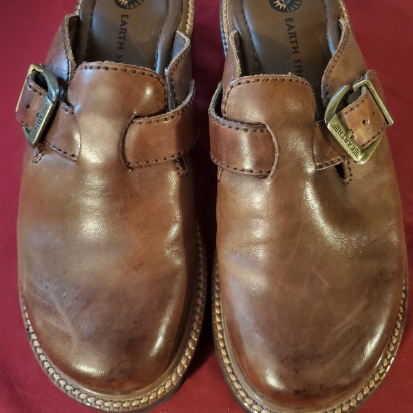 Comfortable Earth Shoe Mules Size 8