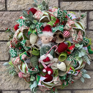 Elf wreath, Santa’s elf wreath, Christmas elf wreath, Christmas Santa’s elf wreath, home decor, front door decor, elf front door decor