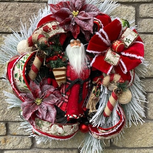 Weihnachtskranz, Weltweihnachtsmann, traditioneller Weihnachtskranz, Türdekor, Haustürdekor, Weltweihnachtskranz