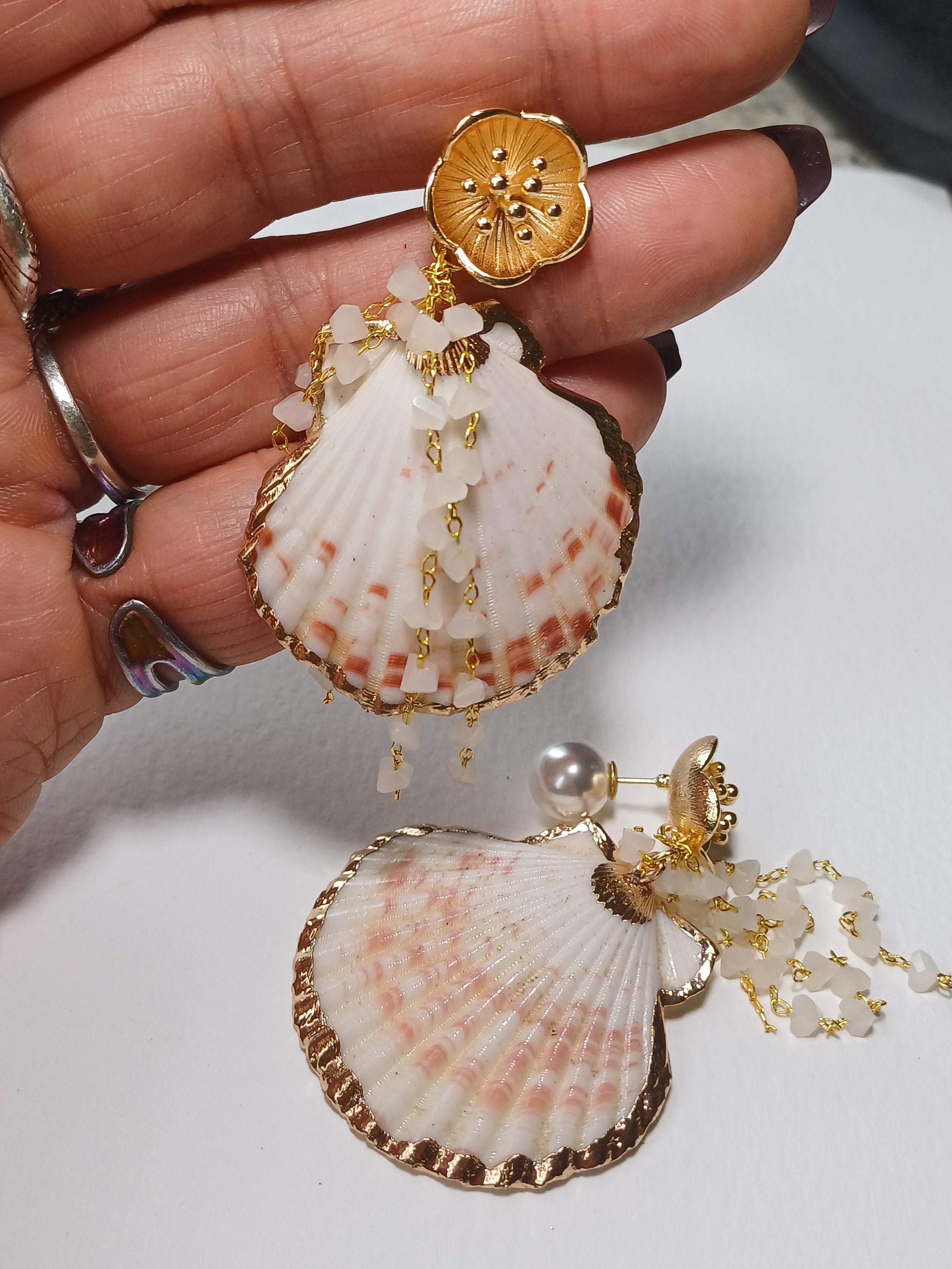 Estivi Moda Colore Oro Settore Conchiglia Statement Dichiarazione Pendenti Orecchini - Foto 2