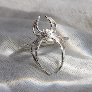 Wild Injured Spider Ring, Stacking Rings, Spider Jewelry, Spider Web Ring Halloween Jewelry Goth, 925 Sterling Silver Ring For Unisex