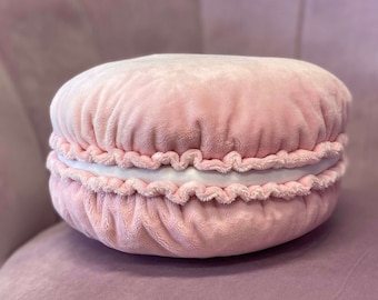 Macaroon pillow / pink macaron pillow / plush macarons / macaroons cushion / french macaron / french cookie / pink macaroon / food pillow