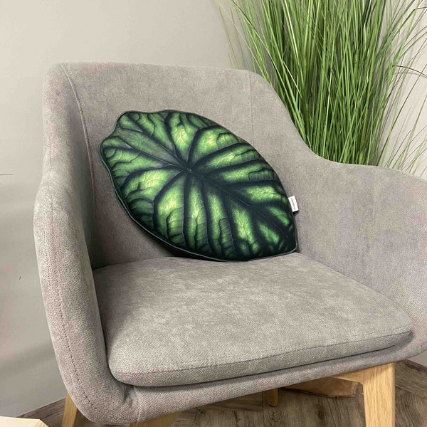 Alocasia Dragon Scale pillow / alocasia dragon pillow / alocasia cushion / plant pillow / plant lover gift / urban jungle / leaf pillow