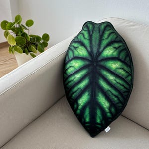 Alocasia Dragon Scale pillow / alocasia dragon pillow / alocasia cushion / plant pillow / leaf pillow