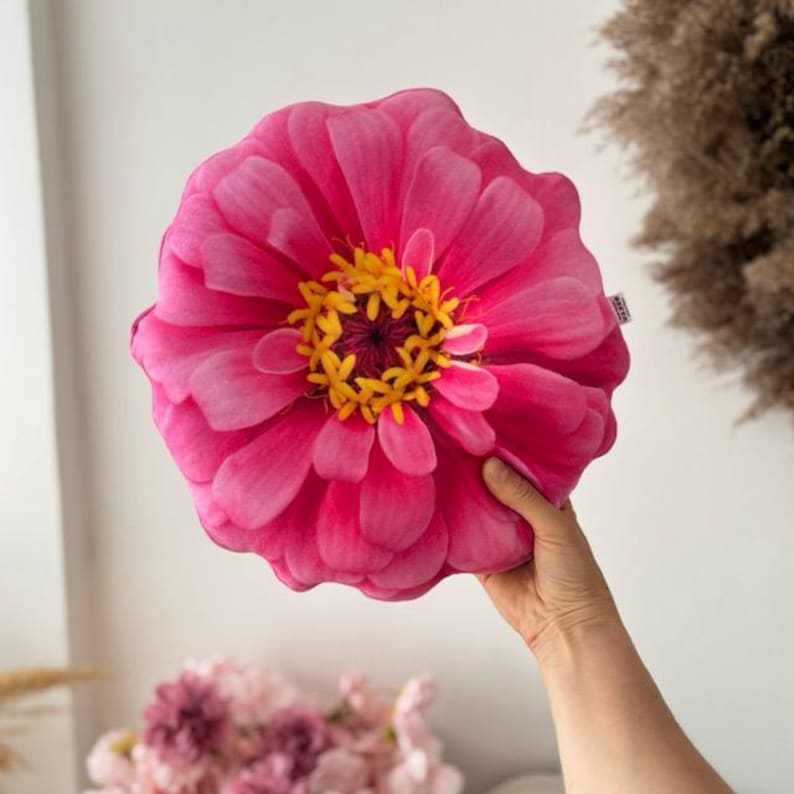 Flower pillow Zinnia
