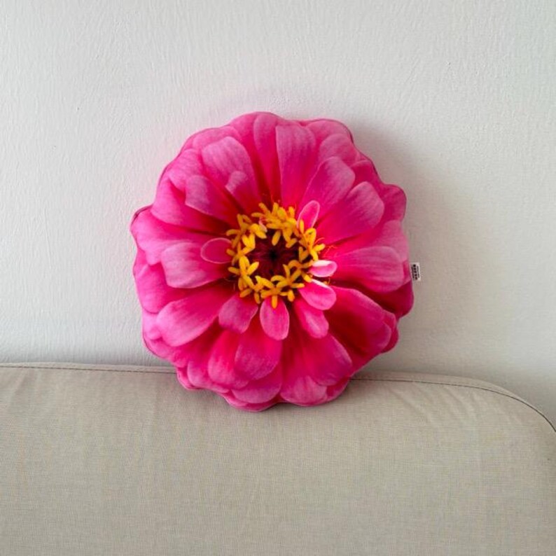 Throw pillow Zinnia flower