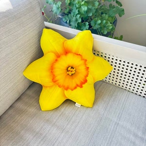 Daffodil pillow / flower pillow / spring decor / Narcissus / Narzisse kissen / jonquille / Jonquil / yellow flower