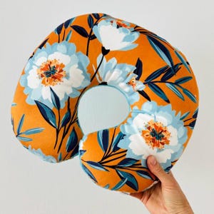 travel pillow / neck pillow / floral design pillow / flower print travel pillow / flowers / summer flowers pattern / u shaped