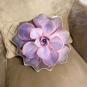 small Succulent pillow /  echeveria pillow / Perle von Nürnberg succulent / succulent cushion / plant pillow / purple succulent