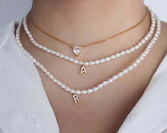 Petit collier avec initiales, Collier personnalisé, Initiale personnalisée, Lettre personnalisée, Collier lettre, Lettre perle, Collier de perles d'eau douce