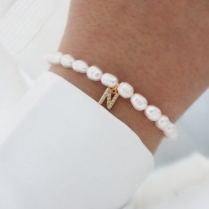 Pulsera de perlas de agua dulce, pulsera personalizada, pulsera con inicial, pulsera elegante, pulsera de cuentas pequeñas, pulsera de circonitas