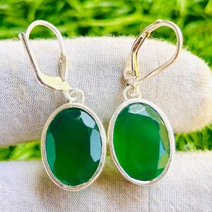 Brinco de ônix verde com clipe para ela, brinco de prata 925, brinco de pedra de nascimento de 4 cm de comprimento, presente de aniversário, brinco feito à mão para uso diário''