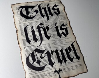 Vintage Bijbel gotische kunstpagina's | "Dit leven is wreed"