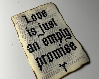 Vintage Bijbel Gotische Kunst Pagina's | "Liefde is slechts een loze belofte"