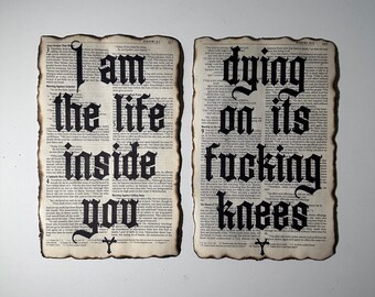 Vintage Bijbel Gotische Kunst Pagina's | "Ik ben het leven in jou" "sterven op zijn fucking knieën"