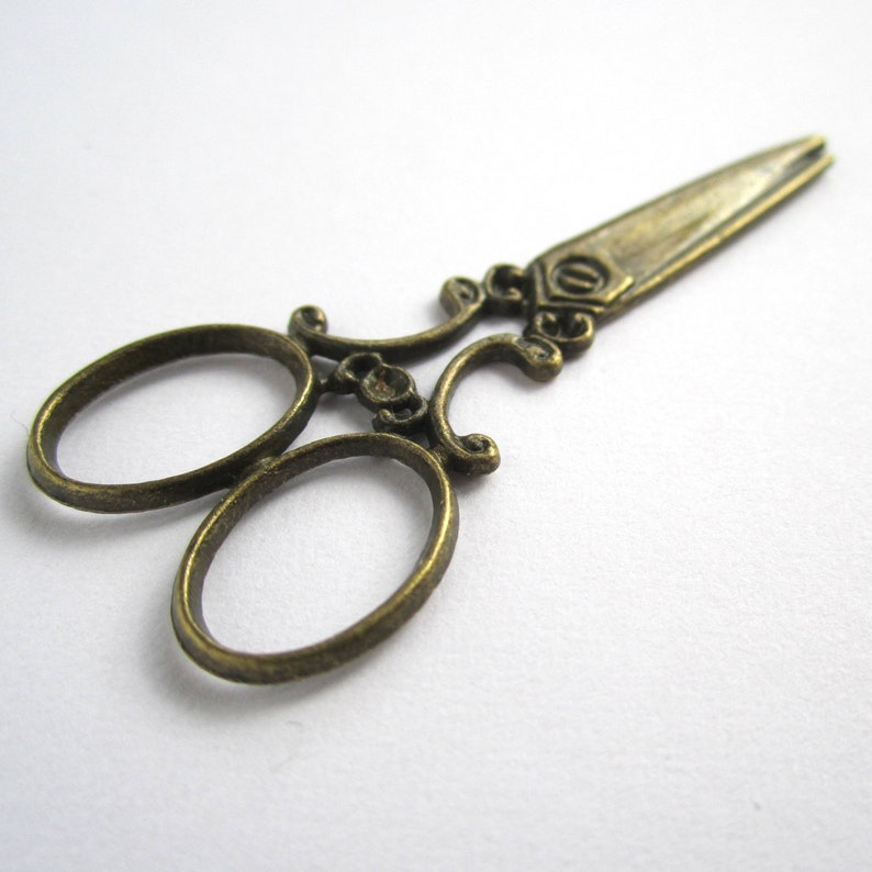 Vintage scissor pendant charms