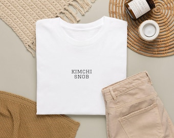 Koszulka Kimchi Snob | Minimalistyczna grafika tekstowa, koreański humor kulinarny