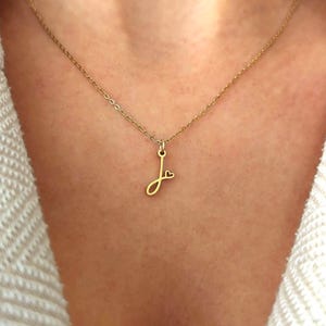 Minimalistische Namenskette personalisiert | Buchstabe & Herz | Initial minimalistisch | Gravur in Gold oder Silber | Edelstahl | Wasserfest