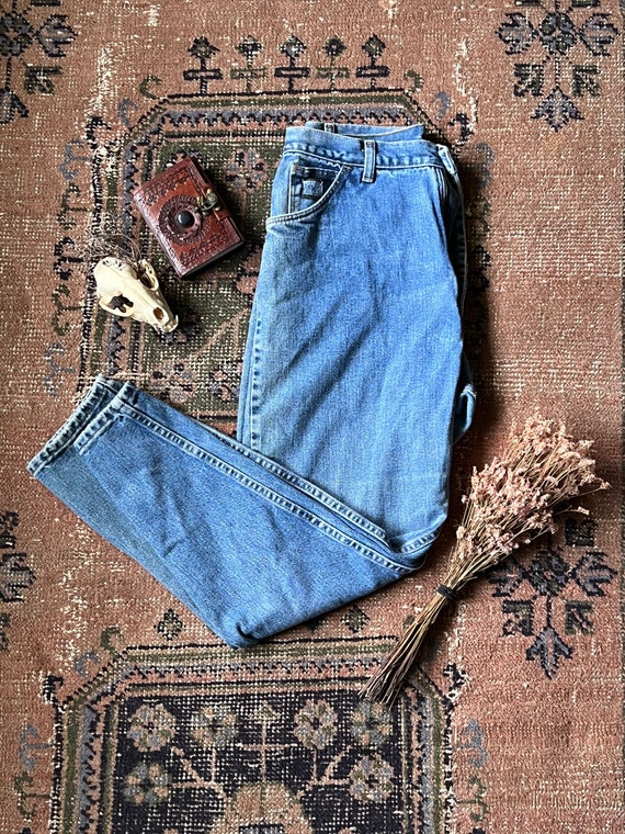 Vintage Wrangler for women 90s mom jeans