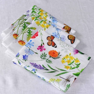 Paño de cocina de lino con flores silvestres y mariposas: una idea de regalo canadiense
