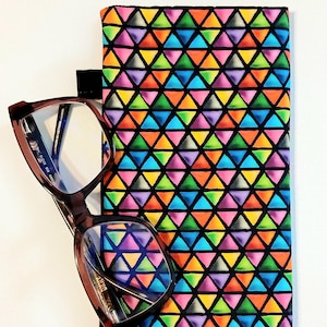Cute Colorful Triangle Shaped Eyeglass case, Soft padded pouch Sunglass case. Free shipping! Soft Eye glasses case. Reading glasses.