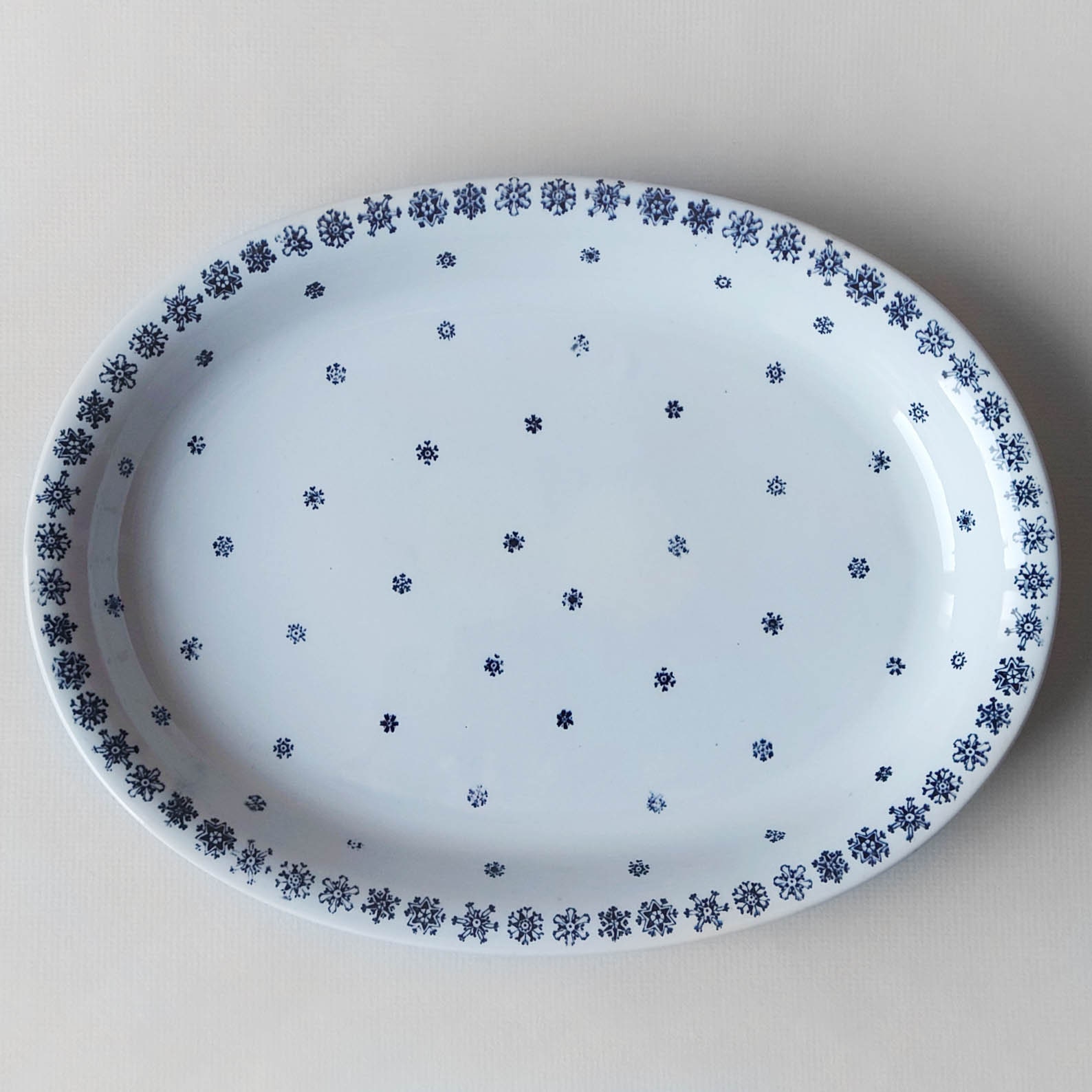 Finnish Arabia Factory's Snowflake Serving Plate 30 X 22,6