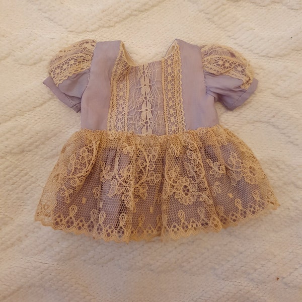 Robe pour poupée ancienne