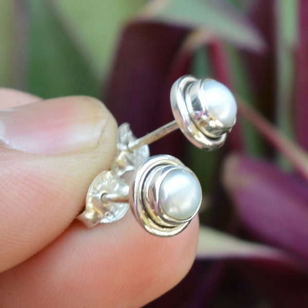 Pearl Earrings, Sterling Silver Earrings, Fresh Water Pearl 7x7 mm Round Earrings, Pearl Stud Earrings, Womens Earrings, Pearl Jewelry, Gift