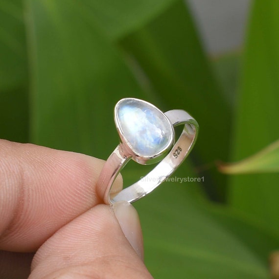 White 925 Silver Moonstone Rings at Rs 2000 in Jaipur | ID: 2850589254897