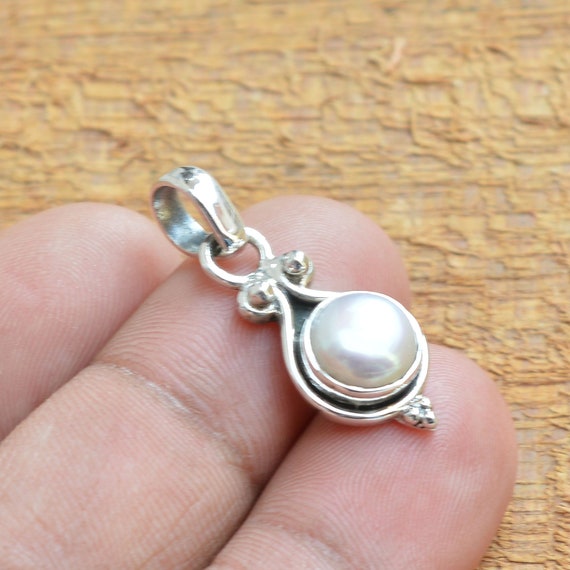 Fresh Water Pearl Pendant, 925 Sterling Silver Pendant, Fresh Pearl 8x8 Mm  Round Shape Gemstone Pendant, Silver Necklace , Handmade Pendant -  UK