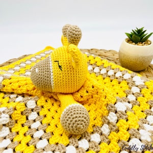 Crochet giraffe lovey pattern, Amigurumi giraffe lovey blanket, crochet security blanket pattern image 5