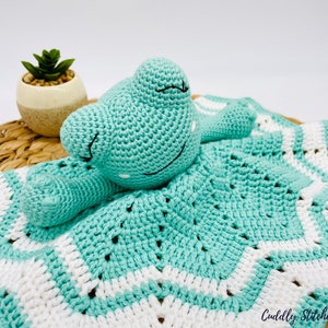 Crochet frog lovey pattern, Amigurumi frog lovey blanket, crochet security blanket image 5