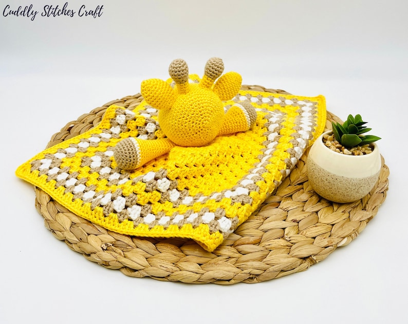 Crochet giraffe lovey pattern, Amigurumi giraffe lovey blanket, crochet security blanket pattern image 6