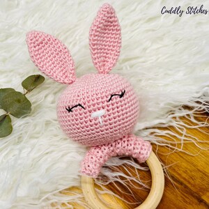 Sleepy bunny crochet rattle pattern, crochet baby rattle, crochet wooden rattle, Amigurumi bunny pattern image 8